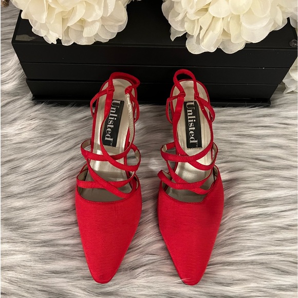 🎁 Unlisted Ladies Red Fabric Strappy Sling Back “Great For Your Holiday Parties” - Picture 2 of 9